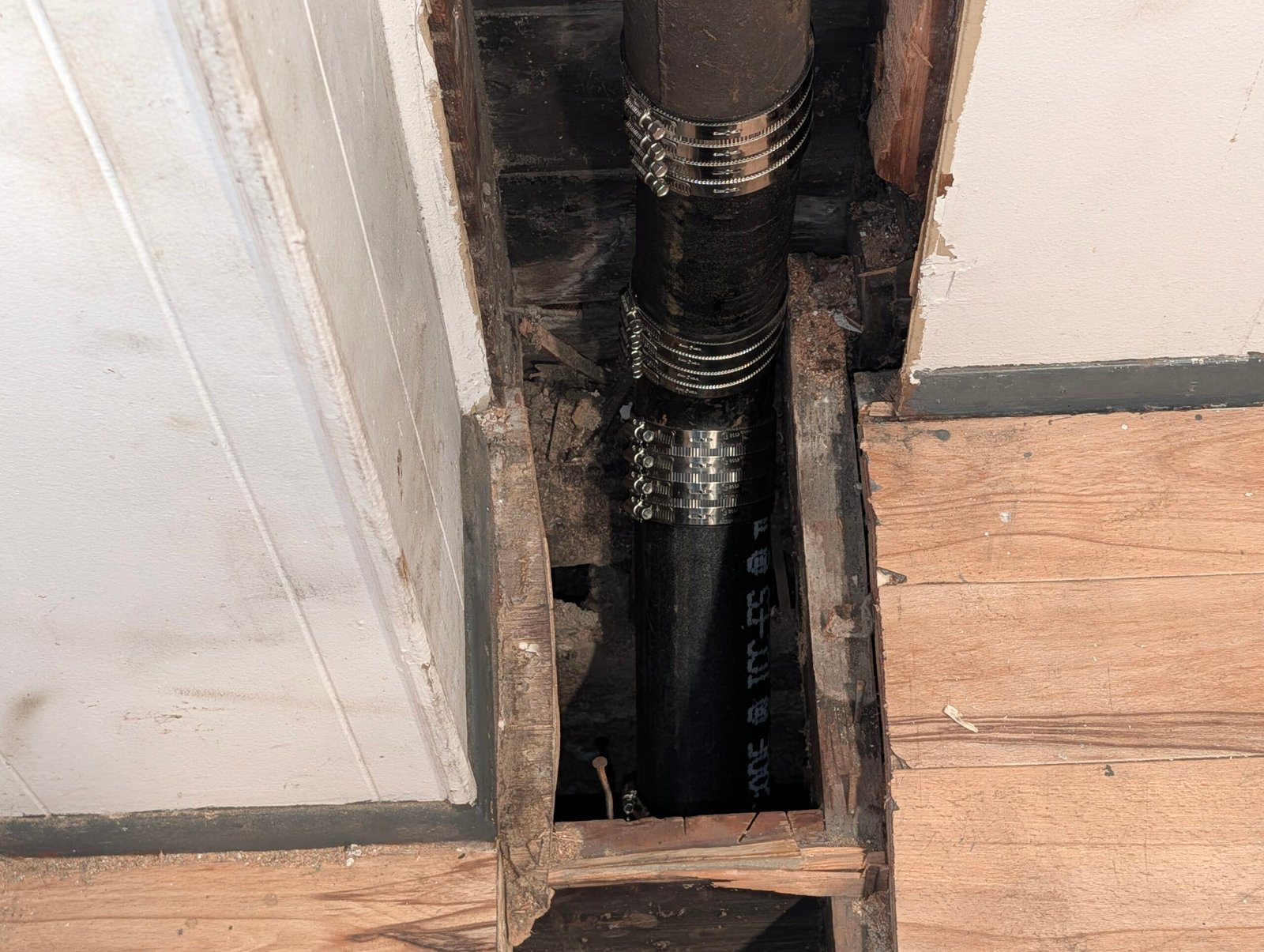 Plumbing Pipe Repair | G-Plumbing Plumbing pipe repair with replacement piping and secured connections